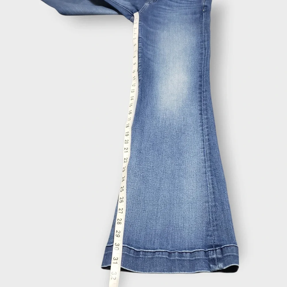 7 For All Mankind Dojo Flare Jeans Blue Denim Women Size 26 Medium Wash - Picture 14 of 15